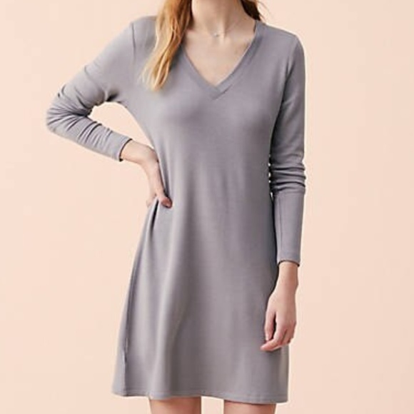 NWT Lou & Grey Signature Soft V-Neck Dress - Picture 1 of 8